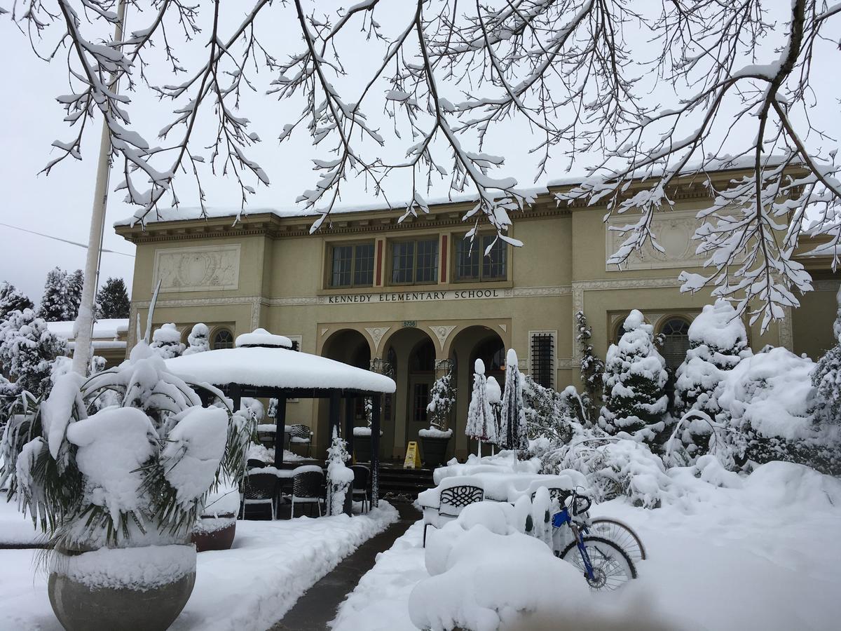 Mcmenamins Kennedy School Hotel Portland Exterior photo